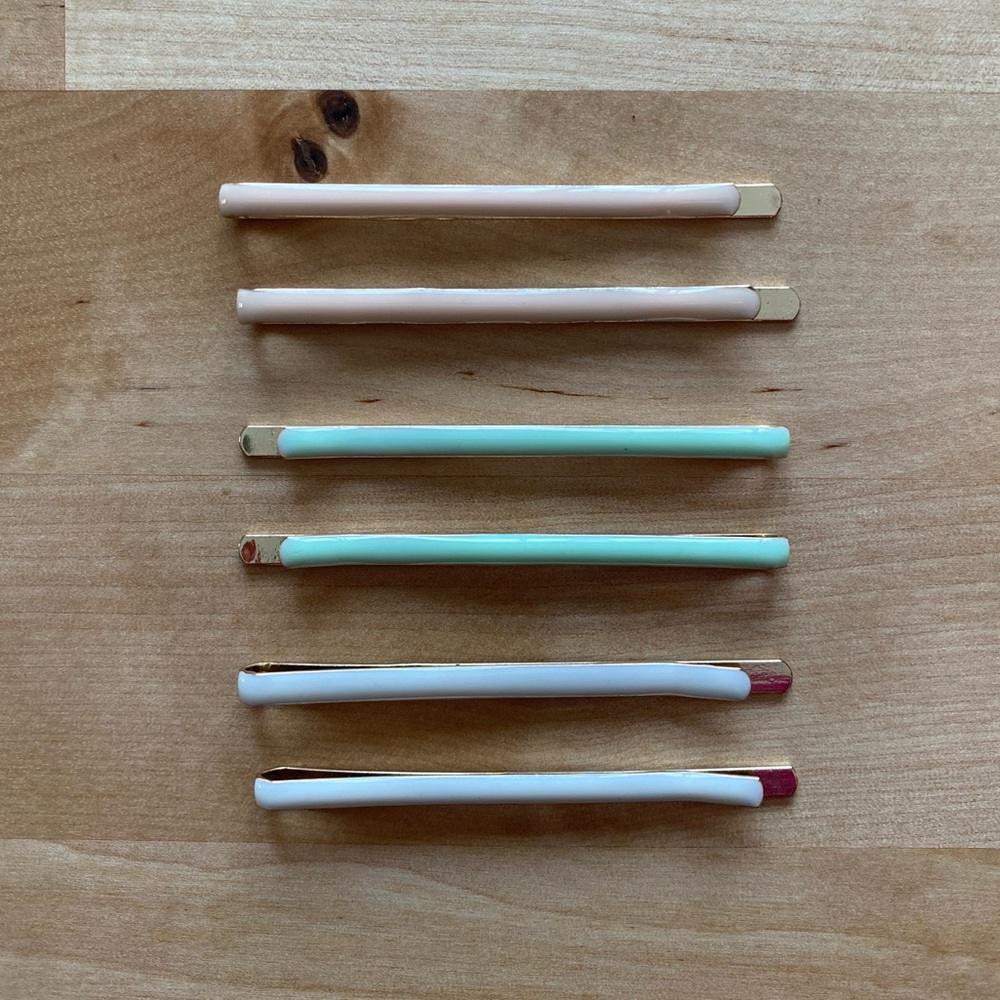 Enameled hair clip set